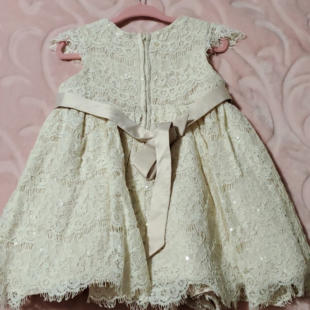 Dress - Picture 3 of 4